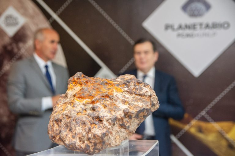 Presentaron en la UNLP un meteorito de más de 4 mil años de antigüedad