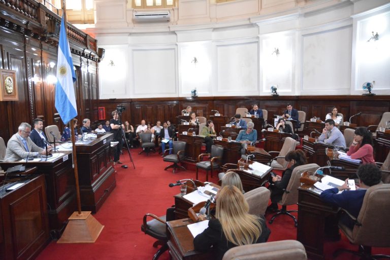 La Plata: aprueban suba del 30% en tasas municipales para 2025 con cambios en la Tasa SUM