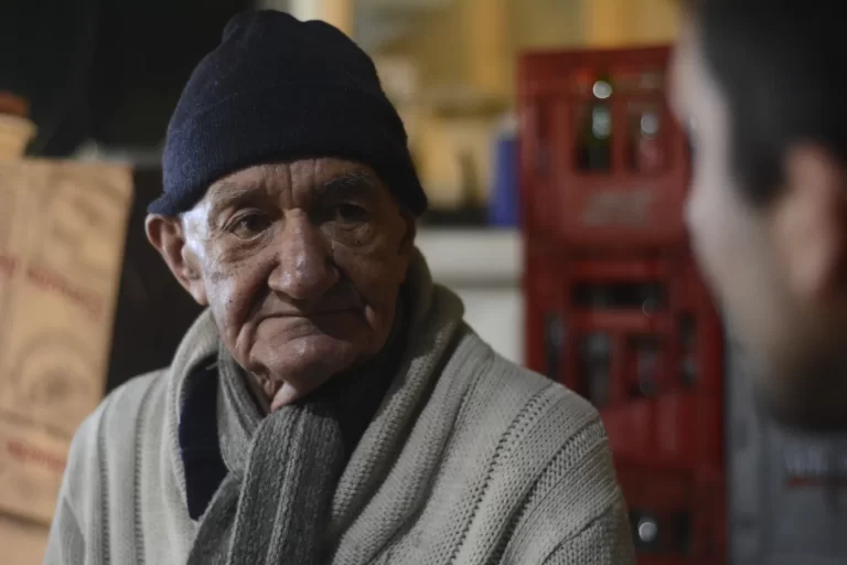 La Provincia de Buenos Aires Brinda Asistencia a los Abuelos del Geriátrico de Los Hornos