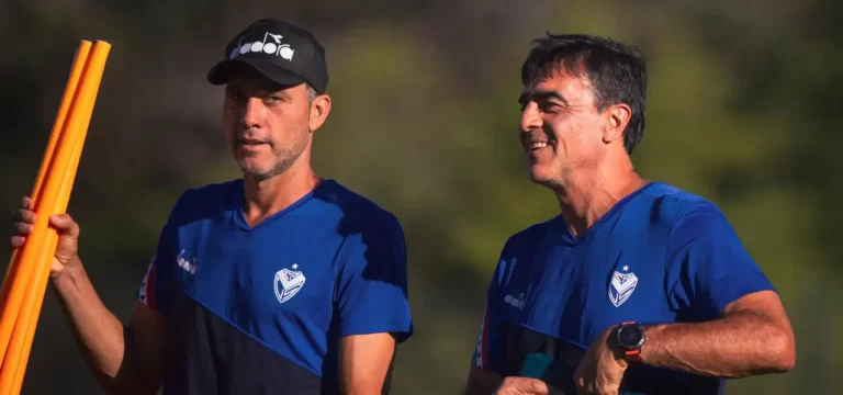 Leandro Desábato dirigirá la final del Trofeo de Campeones con Vélez en un contexto especial