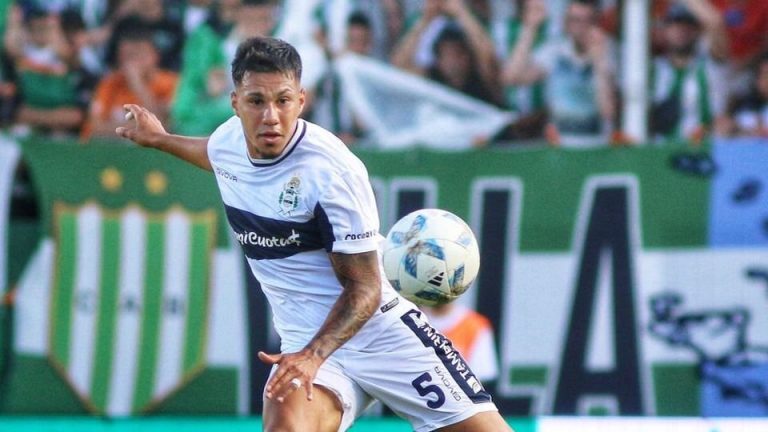 Rodrigo Saravia avanza en las negociaciones para su regreso a Gimnasia