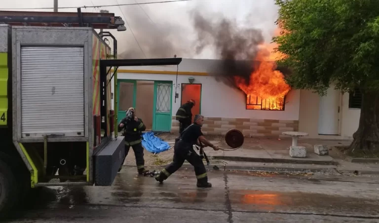 Incendio devastador en La Loma deja a ocho personas sin hogar