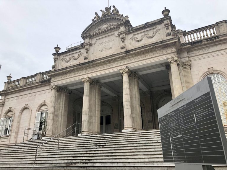 Grave denuncia por abuso sexual involucra a un senador bonaerense y genera conmoción en La Plata