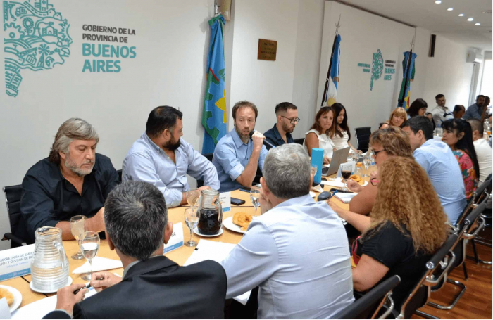 Paritarias 2025: Provincia y gremios docentes y estatales se reunieron sin propuesta salarial concreta