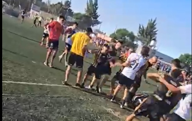 Violencia en torneo de fútbol amateur: grave pelea tras un partido en La Plata