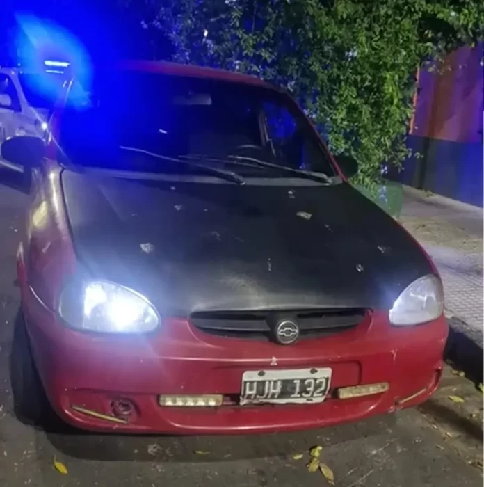 auto-que-arrastro-un-policiajpg