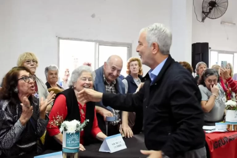 Alak relanzó el Consejo Municipal de Personas Mayores con la participación de 59 instituciones