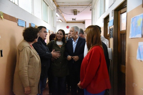 Alak recorrió escuelas de la región y confirmó una segunda etapa de obras en julio