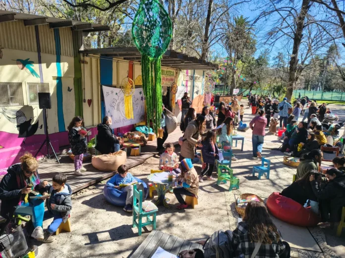 biblioteca-del-otro-lado-del-arbol-14