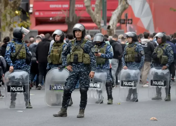 large_operativo_seguridad_clasico_platensejpg_jpg_81fccd2caf